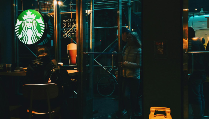 最新疫情实体店开门吗：重启生活的信号